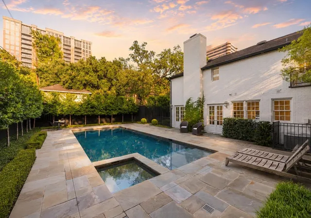 5th image of 1110 Milford St, Houston, TX 77006 | MLS# 13420005