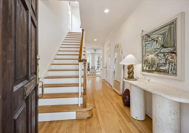 2nd image of 5591 Beverlyhill St, Houston, TX 77056 | MLS# 73133232