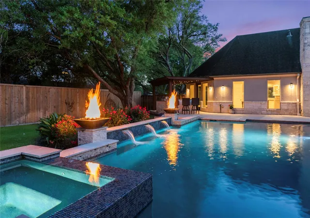 2nd image of 2911 S Saddlebrook Ln, Katy, TX 77494 | MLS# 74854266