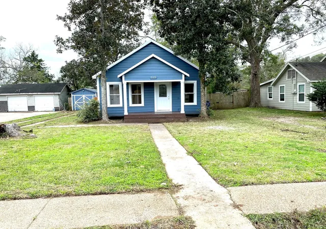 1st image of 513 E Bernard St, West Columbia, TX 77486 | MLS# 30202248