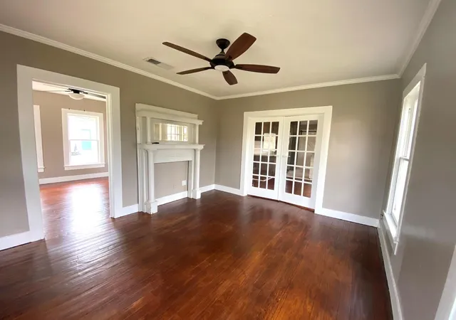 4th image of 513 E Bernard St, West Columbia, TX 77486 | MLS# 30202248