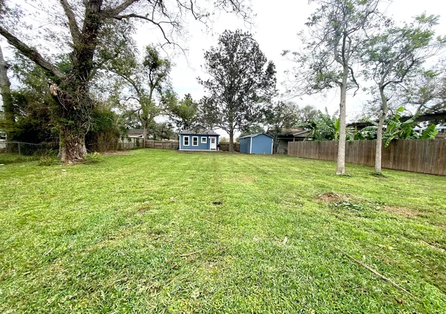 9th image of 513 E Bernard St, West Columbia, TX 77486 | MLS# 30202248