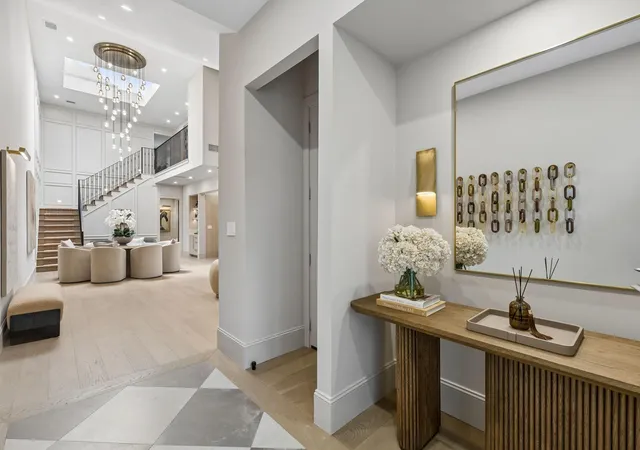 Photo 4 of Townhouse for sale at 10 S Briar Holw Ln #15, Houston, TX 77027 | MLS# 25067844 | Listing updated on 2026-09-14