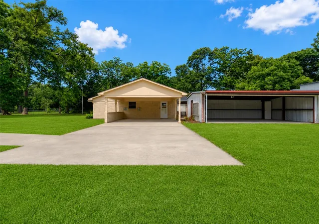 Photo 3 of Single family home for sale at 651 County Rd 319, Cleveland, TX 77327 | MLS# 47206841 | Listing updated on 2026-09-12