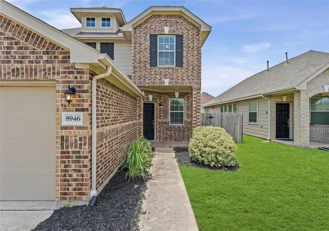 Photo 4 of Single family home for sale at 8946 Westfield Glen Ct, Houston, TX 77083 | MLS# 82374263 | Listing updated on 2026-08-16