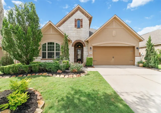 Photo 2 of Single family home for sale at 17019 Thirsk Pl, Richmond, TX 77407 | MLS# 30372273 | Listing updated on 2026-09-14