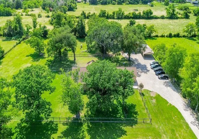 2nd image of 22035 Buescher Rd, Tomball, TX 77377 | MLS# 52479348