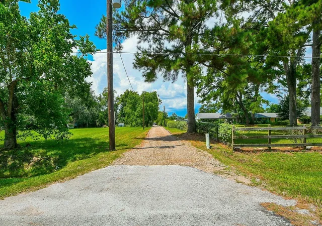 3rd image of 22035 Buescher Rd, Tomball, TX 77377 | MLS# 52479348