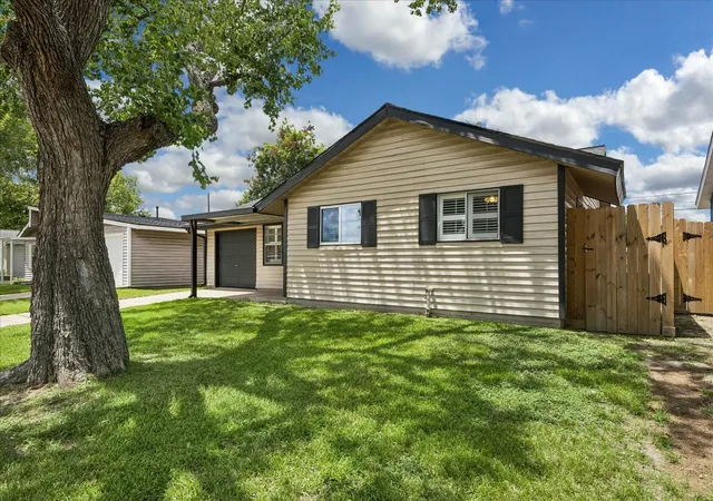 2nd image of 3809 Ramsey Dr, Pasadena, TX 77503 | MLS# 51143536
