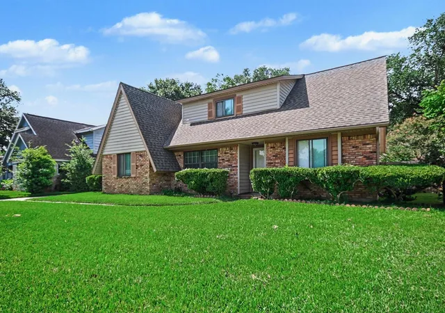 3rd image of 5113 Cottonwood Cir, Dickinson, TX 77539 | MLS# 69357671