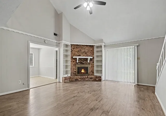 4th image of 5113 Cottonwood Cir, Dickinson, TX 77539 | MLS# 69357671