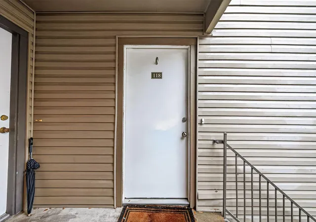 Photo 2 of Condo for sale at 9707 Richmond Ave #118, Houston, TX 77042 | MLS# 49525728 | Listing updated on 2026-08-13