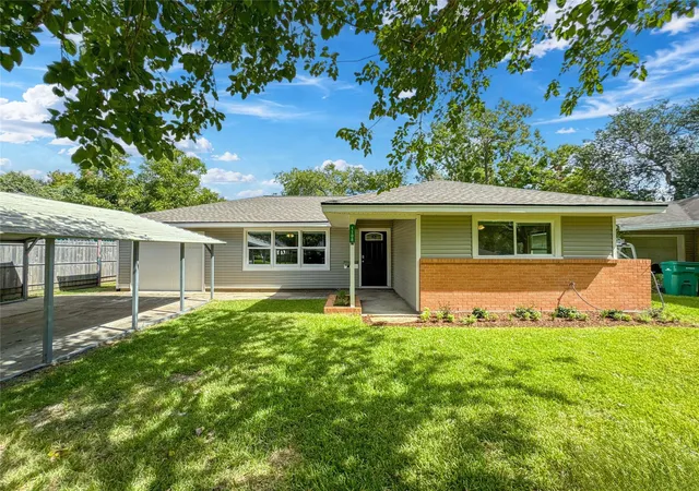 2nd image of 1108 Prune St, La Marque, TX 77568 | MLS# 22610808