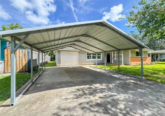 5th image of 1108 Prune St, La Marque, TX 77568 | MLS# 22610808