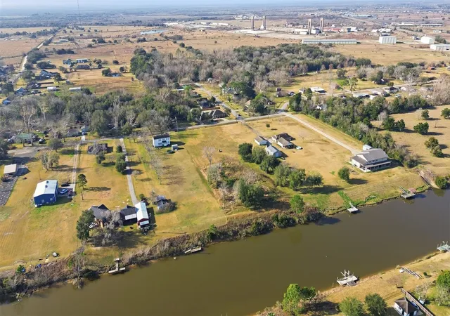 1st image of 0 Robinson Rd, Hitchcock, TX 77563 | MLS# 84165588