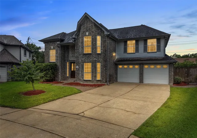 Photo 2 of Single family home for sale at 1102 Juniper Cyn Ln, Houston, TX 77062 | MLS# 18404871 | Listing updated on 2026-09-07
