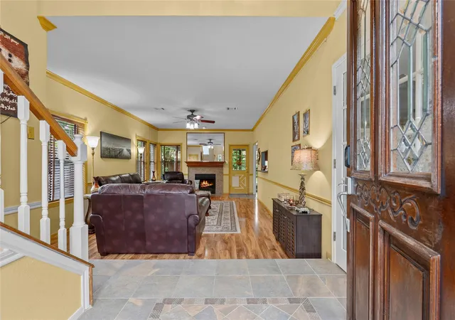 Photo 3 of Single family home for sale at 1102 Juniper Cyn Ln, Houston, TX 77062 | MLS# 18404871 | Listing updated on 2026-09-07