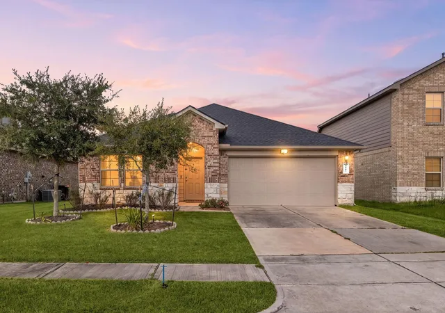 1st image of 8007 Tamarind Ln, Baytown, TX 77521 | MLS# 67570368