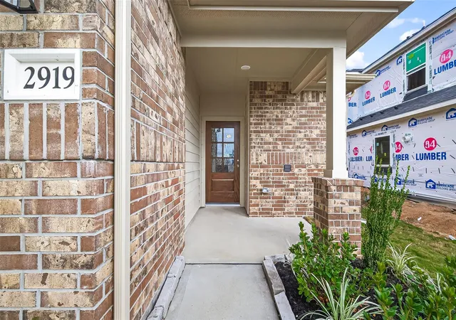 Photo 2 of Single family home for sale at 13326 Padre Bay Ln, Rosharon, TX 77583 | MLS# 53080757 | Listing updated on 2026-08-10