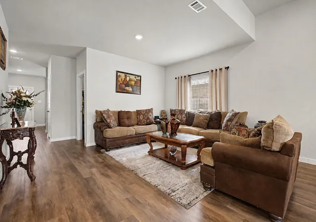 Photo 3 of Single family home for sale at 437 Ridge Palm Rd, Magnolia, TX 77354 | MLS# 48468199 | Listing updated on 2026-09-23