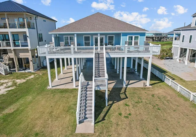 Photo 3 of Single family home for sale at 3026 Copacabana Dr, Port Bolivar, TX 77650 | MLS# 70883260 | Listing updated on 2026-08-13