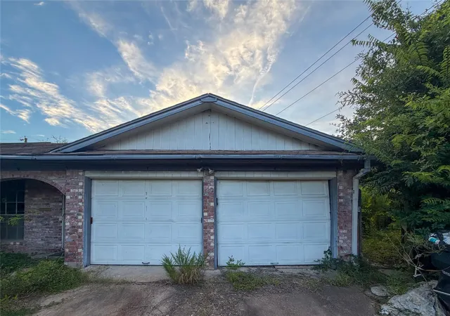 Photo 2 of Sale Pending at 11435 Lemond Dr, Houston, TX 77016 | MLS# 19248559 | Listing updated on 2026-08-11