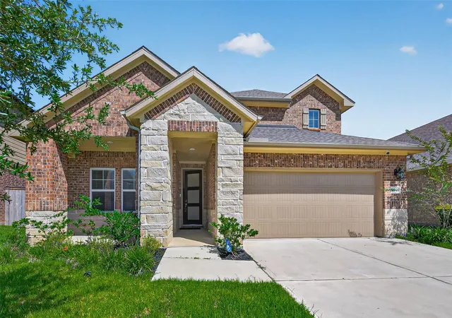 Photo 2 of Single family home for sale at 7046 Lauren Oak Dr, Conroe, TX 77304 | MLS# 26658681 | Listing updated on 2026-08-13