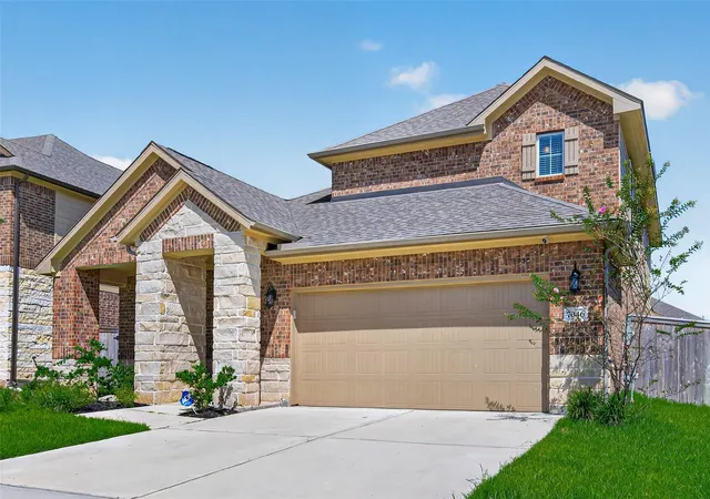 Photo 3 of Single family home for sale at 7046 Lauren Oak Dr, Conroe, TX 77304 | MLS# 26658681 | Listing updated on 2026-08-13