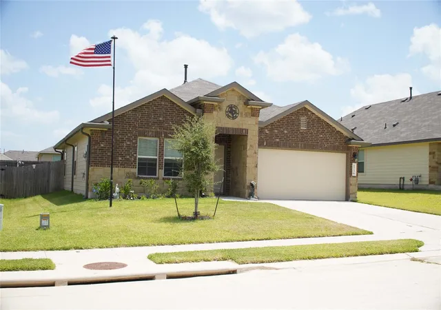 2nd image of 1716 Grimes Dr, Brenham, TX 77833 | MLS# 80640037