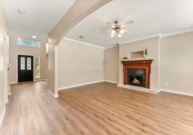 Photo 4 of Single family home for sale at 10 Otter Lodge Pl, Spring, TX 77382 | MLS# 70615668 | Listing updated on 2026-09-02