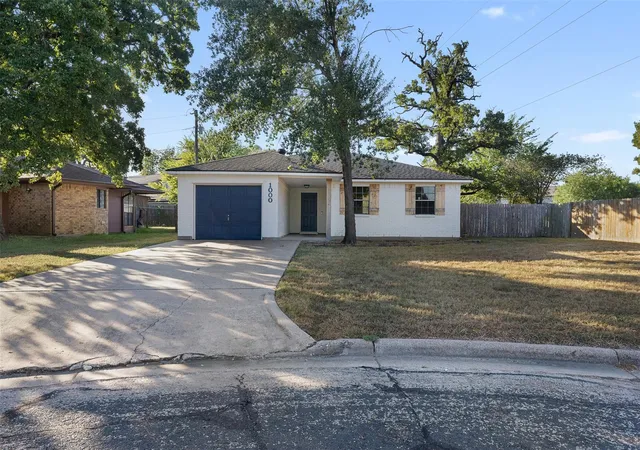 2nd image of 1000 Laredo Ct, College Station, TX 77845 | MLS# 52687404