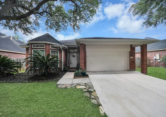 3rd image of 4634 Jaymar Dr, Sugar Land, TX 77479 | MLS# 72309442