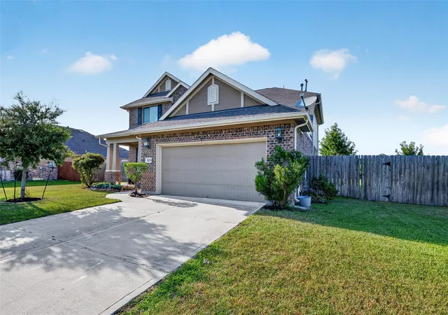 Photo 3 of Sale Pending at 3219 Charles Pl, Baytown, TX 77523 | MLS# 21036775 | Listing updated on 2026-10-06