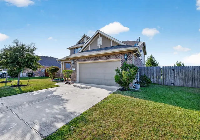 Photo 4 of Sale Pending at 3219 Charles Pl, Baytown, TX 77523 | MLS# 21036775 | Listing updated on 2026-10-06