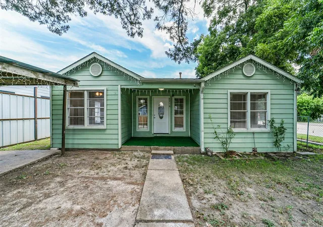 Photo 3 of Single family home for sale at 6219 Longview St, Houston, TX 77020 | MLS# 26524905 | Listing updated on 2026-09-13