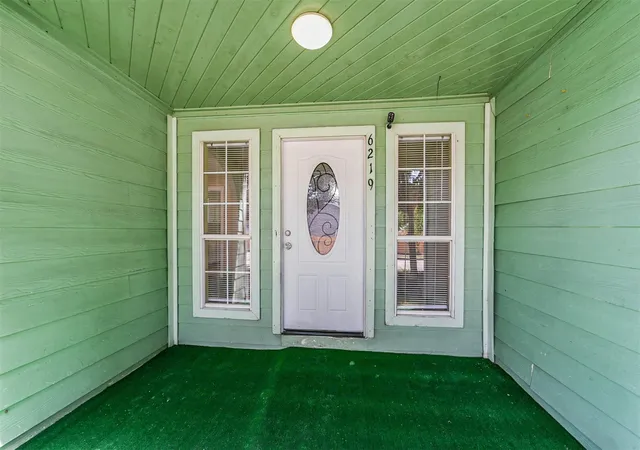 Photo 3 of Single family home for sale at 6219 Longview St, Houston, TX 77020 | MLS# 26524905 | Listing updated on 2026-09-13