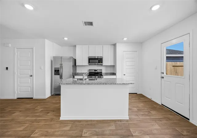 Photo 4 of Sale Pending at 4806 Peanut Butter And Jelly Dr, Houston, TX 77048 | MLS# 85652542 | Listing updated on 2026-08-11