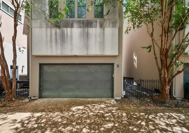 1st image of 1121 W 17th St #B, Houston, TX 77008 | MLS# 23248621