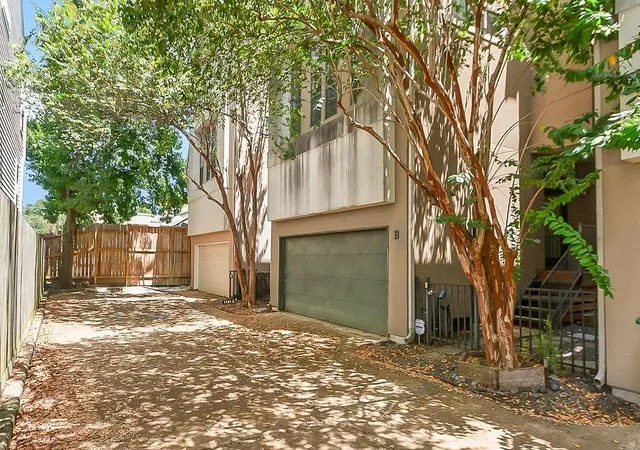 3rd image of 1121 W 17Th St #B, Houston, TX 77008 | MLS# 23248621