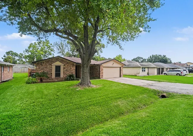 Photo 1 of Single family home for sale at 9707 Mackworth Dr, Stafford, TX 77477 | MLS# 38842653 | Listing updated on 2026-10-08