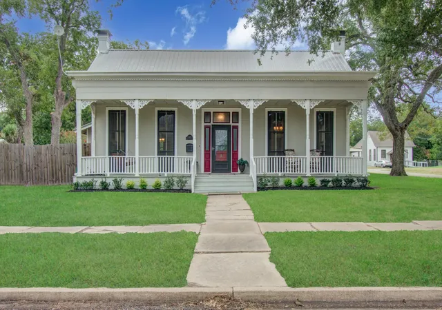 1st image of 502 S College St, Weimar, TX 78962 | MLS# 68052956