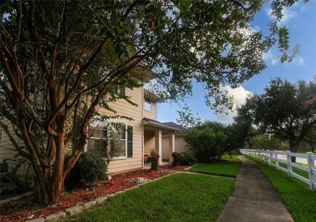Photo 3 of Single family home for sale at 614 Pinto Springs Ln, Houston, TX 77073 | MLS# 71927156 | Listing updated on 2026-08-16