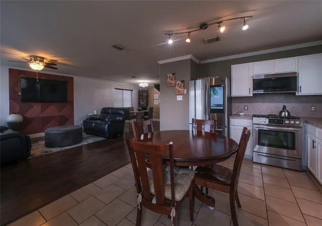 Photo 4 of Single family home for sale at 614 Pinto Springs Ln, Houston, TX 77073 | MLS# 71927156 | Listing updated on 2026-08-16