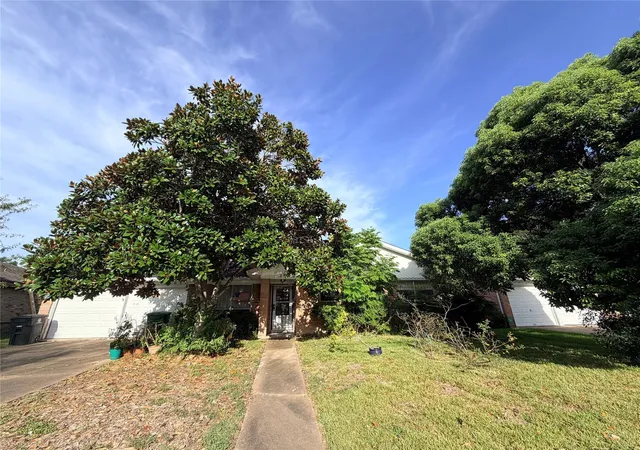 Photo 3 of Single family home for sale at 8603 Braes River Dr, Houston, TX 77074 | MLS# 45719868 | Listing updated on 2026-08-14