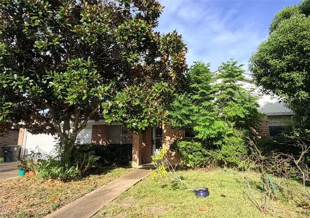 Photo 4 of Single family home for sale at 8603 Braes River Dr, Houston, TX 77074 | MLS# 45719868 | Listing updated on 2026-08-14