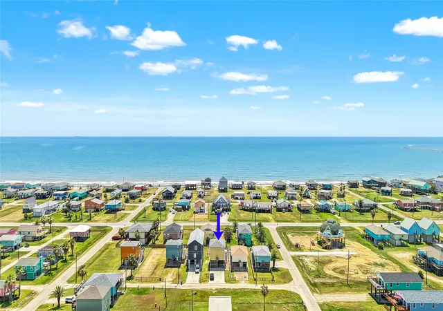 3rd image of 308 Surf Dr, Freeport, TX 77541 | MLS# 29803252