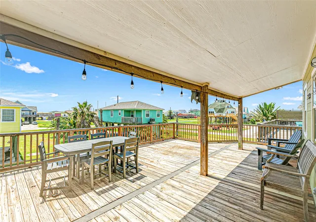 5th image of 308 Surf Dr, Freeport, TX 77541 | MLS# 29803252
