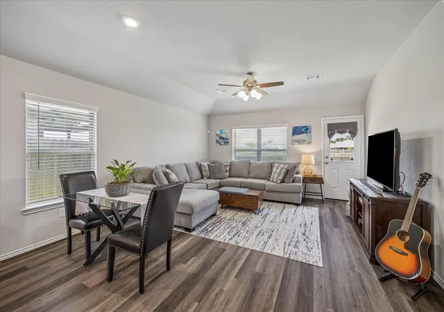 3rd image of 305 Cumberland Forest Dr, Magnolia, TX 77354 | MLS# 77114208