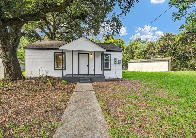 4th image of 1332 Montgomery St, La Marque, TX 77568 | MLS# 14245120