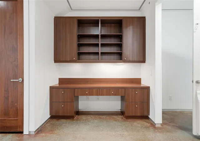 Photo 4 of Townhouse for sale at 5409 Hidalgo St #D, Houston, TX 77056 | MLS# 52297441 | Listing updated on 2026-08-31